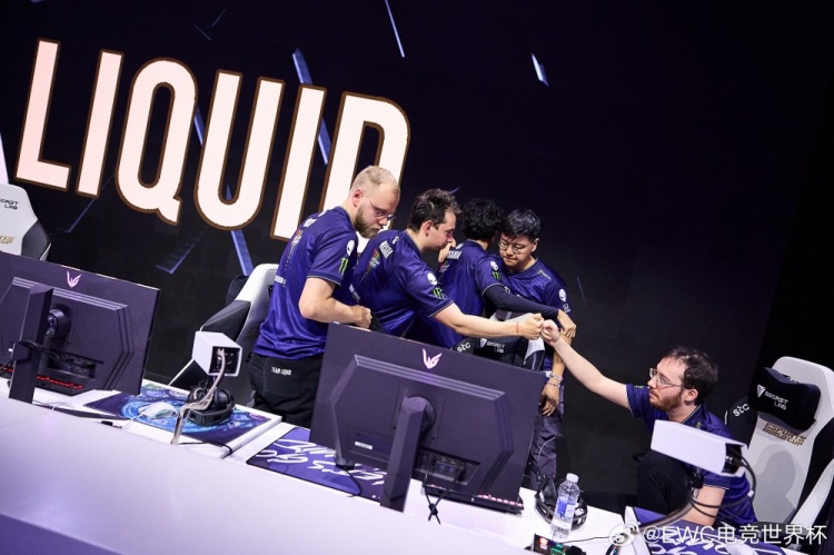 EWC官方：恭喜TeamLiquid成为B组第三支晋级季后赛的队伍